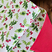 Cargar imagen en el visor de la galería, Happy Holidays. Camino de mesa de algodón.
