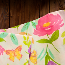 Cargar imagen en el visor de la galería, Mantel de vinyl. Flores y mariposas pastel. Mesa de 6-8 personas.
