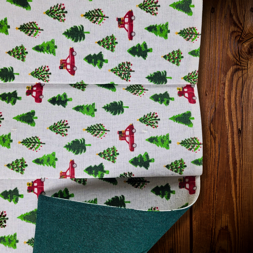 Arbol de Navidad. Camino de mesa de algodón.