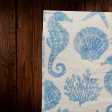 Cargar imagen en el visor de la galería, Náutico. Servilleta de papel rectangular diseño caballos de mar. 8 Un.
