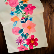Cargar imagen en el visor de la galería, Flores multicolor. Camino de mesa de algodón.
