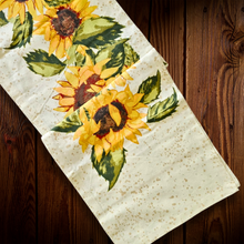 Cargar imagen en el visor de la galería, Camino de mesa girasoles. Algodón.
