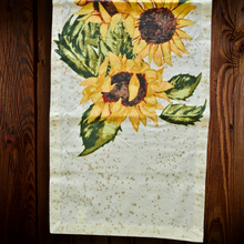 Cargar imagen en el visor de la galería, Camino de mesa girasoles. Algodón.
