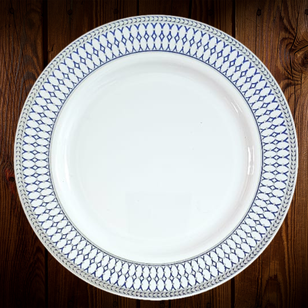 Set Blanco con diseño azul y plateado. Plato Principal. 7 Unidades. ULTIMO SET