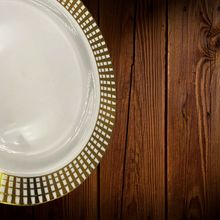 Cargar imagen en el visor de la galería, Blanco borde cuadros dorados. Plato Postre. 8 Unid. ULTIMO SET
