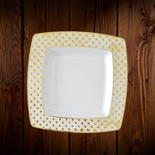 Cargar imagen en el visor de la galería, Blanco cuadrado borde detalles dorados. Plato Postre. Unidad.
