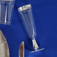 Cargar imagen en el visor de la galería, Copa con base y borde metalizado. Unidad.
