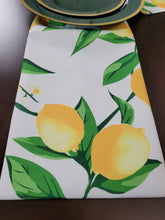 Cargar imagen en el visor de la galería, Limones. Camino de mesa de polyester. Diseño limones
